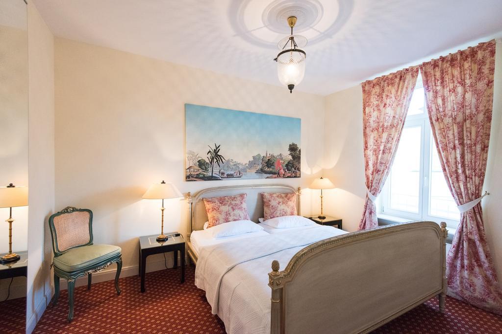 Dirazi Guesthouse & Apartments Gmbh Francoforte sul Meno Esterno foto