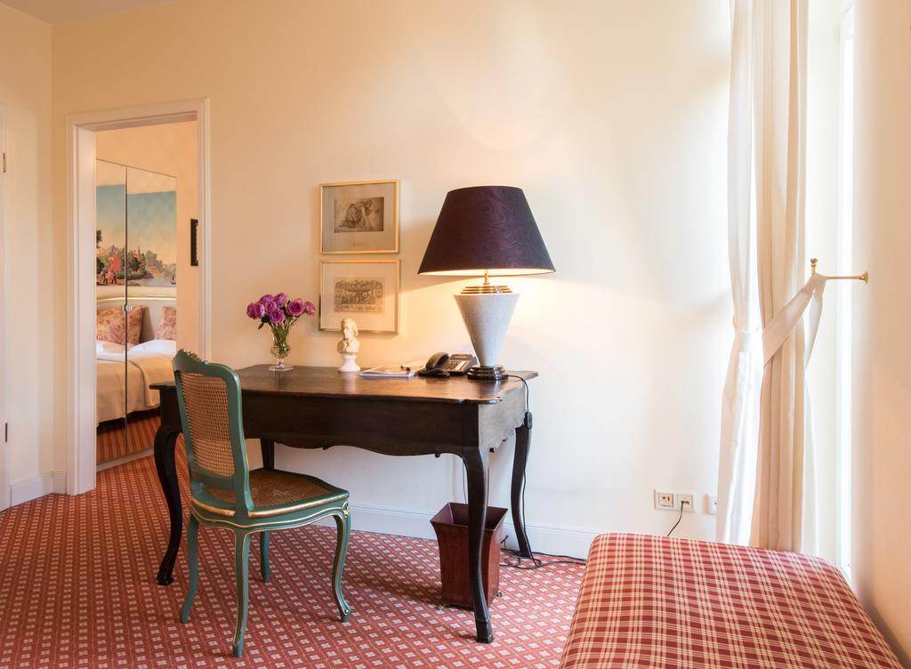 Dirazi Guesthouse & Apartments Gmbh Francoforte sul Meno Esterno foto