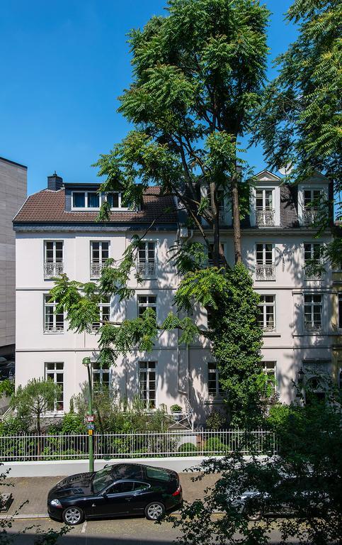 Dirazi Guesthouse & Apartments Gmbh Francoforte sul Meno Esterno foto